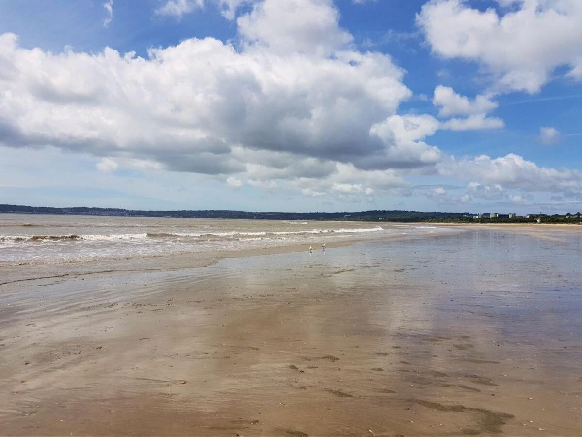 Hoopers Sandy Beach Guest Rooms Swansea Bagian luar foto